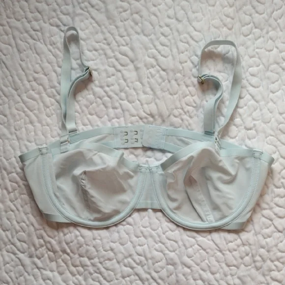 CUUP Elegant Light Blue Underwire Bra Size 34C - Picture 2 of 9